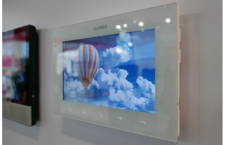 Full HD video intercom Slinex SQ-07MTHD with touch screen monitor, motion detection